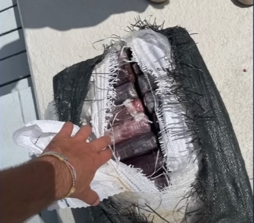 Tampa Mayor Discovers $1.1M Worth of Cocaine While Fishing with Family in Florida Keys